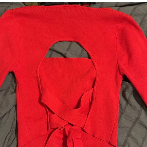 Red top - Picture 4 of 4